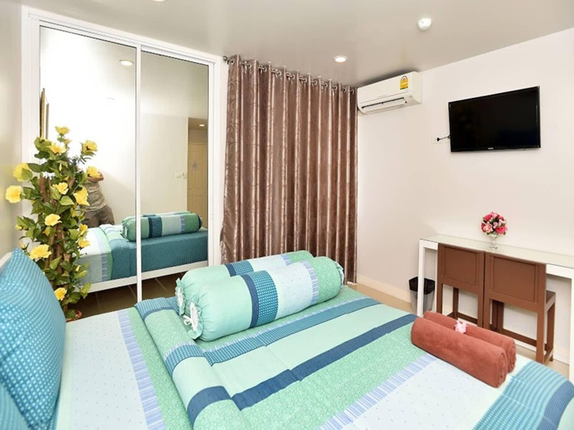 Parvena Hotel Bangkok Exterior foto